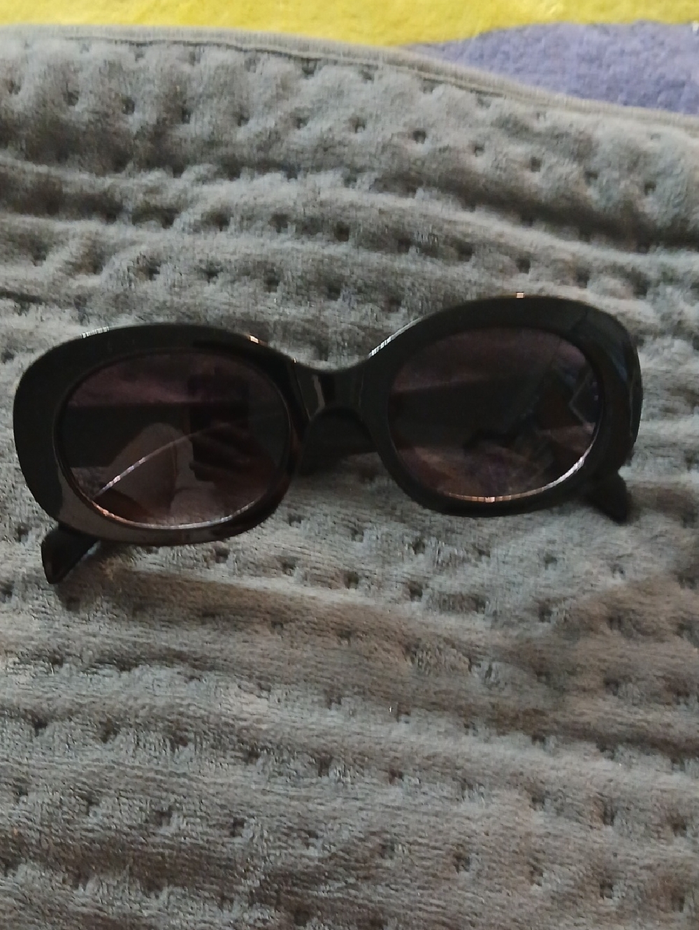 Black Women's Oval Fashion Sunglasses